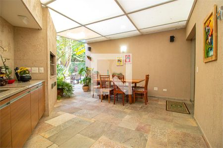 Casa à venda com 4 quartos, 453m² em Jardim Marajoara, São Paulo