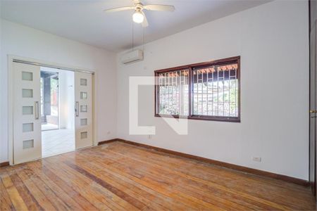 Casa à venda com 5 quartos, 300m² em Jardim Marajoara, São Paulo