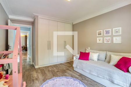 Casa à venda com 4 quartos, 275m² em Chácara Flora, São Paulo