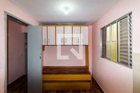 Quarto 2 de casa para alugar com 2 quartos, 80m² em Vila Bancaria, São Paulo