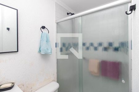 Banheiro Social de apartamento à venda com 2 quartos, 52m² em Vila Mazzei, São Paulo