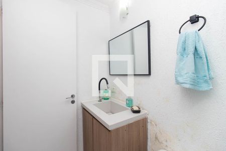 Banheiro Social de apartamento à venda com 2 quartos, 52m² em Vila Mazzei, São Paulo