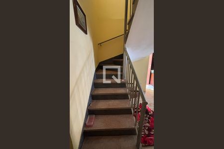 Escada de casa à venda com 2 quartos, 400m² em Jardim Monte Libano, Santo André