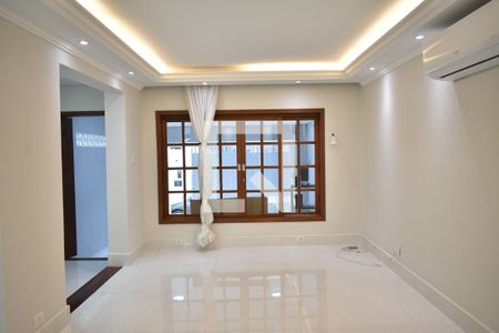 Sala de casa para alugar com 3 quartos, 242m² em Planalto Paulista, São Paulo