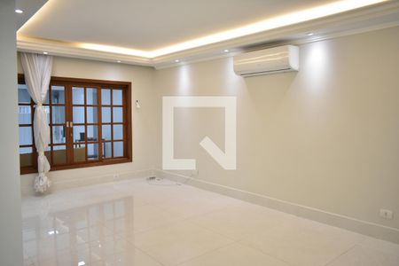 Sala de casa para alugar com 3 quartos, 242m² em Planalto Paulista, São Paulo