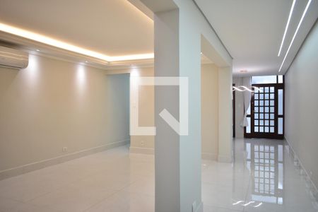 Sala de casa para alugar com 3 quartos, 242m² em Planalto Paulista, São Paulo