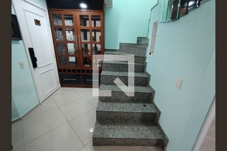 Escada  de casa de condomínio para alugar com 3 quartos, 96m² em Pechincha, Rio de Janeiro