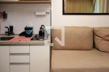 Sala de kitnet/studio para alugar com 1 quarto, 23m² em Costa Azul, Salvador