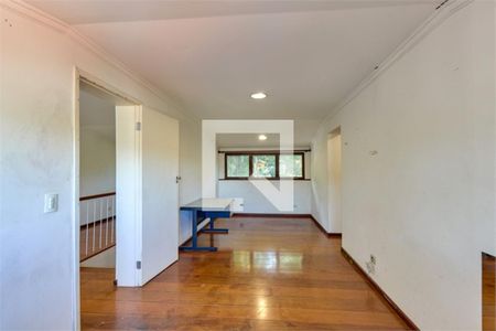 Casa à venda com 4 quartos, 350m² em Jardim Petropolis, São Paulo