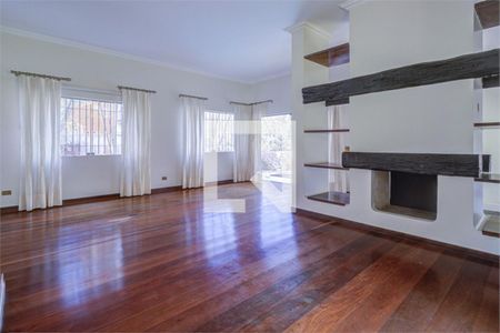 Casa à venda com 3 quartos, 331m² em Jardim Marajoara, São Paulo