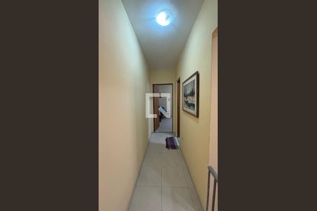 Corredor de casa à venda com 2 quartos, 173m² em Jardim Monte Libano, Santo André