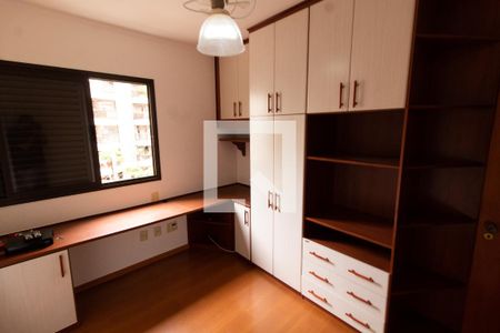 Quarto de apartamento para alugar com 3 quartos, 117m² em Centro, Campinas
