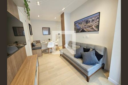 Sala de kitnet/studio para alugar com 1 quarto, 42m² em Brooklin, São Paulo