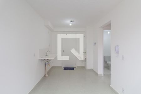 Sala-Cozinha de apartamento para alugar com 2 quartos, 32m² em Vila Carmosina, São Paulo
