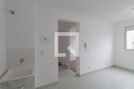 Sala-Cozinha de apartamento para alugar com 2 quartos, 32m² em Vila Carmosina, São Paulo
