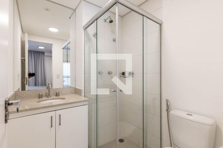 Banheiro Social de kitnet/studio para alugar com 1 quarto, 28m² em República, São Paulo