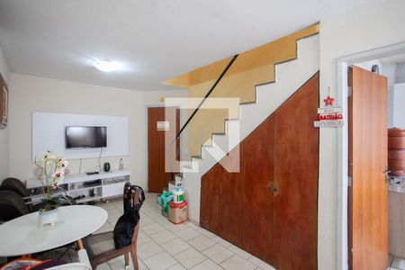 Sala de apartamento para alugar com 2 quartos, 100m² em Cachoeirinha, Belo Horizonte