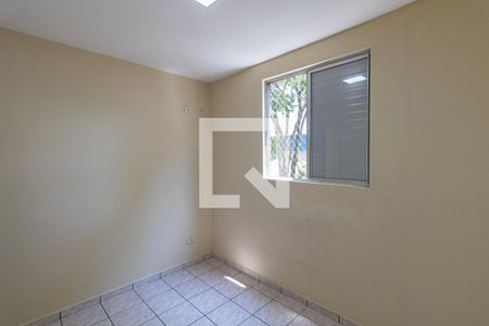 Quarto 2 de apartamento para alugar com 2 quartos, 72m² em Vila Carmosina, São Paulo