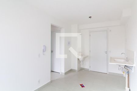 Sala/Cozinha de apartamento para alugar com 2 quartos, 32m² em Vila Carmosina, São Paulo