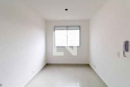 Sala/Cozinha de apartamento para alugar com 2 quartos, 32m² em Vila Carmosina, São Paulo