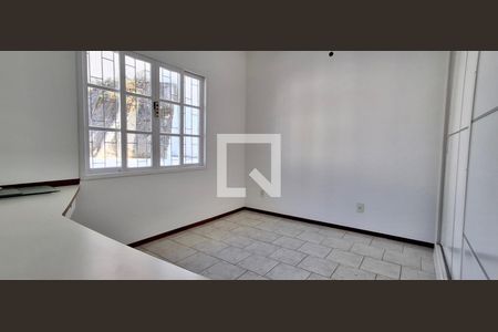 Quarto 2 de casa para alugar com 3 quartos, 120m² em Barreiros, São José