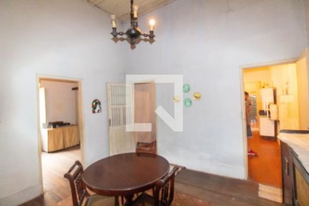 Sala de casa à venda com 3 quartos, 104m² em São Domingos, Niterói