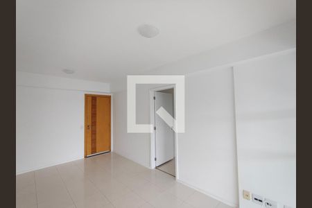 Sala de apartamento para alugar com 3 quartos, 98m² em Barra da Tijuca, Rio de Janeiro