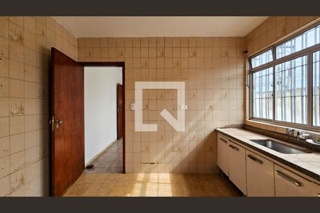 Cozinha  de casa à venda com 4 quartos, 120m² em Jardim Ernestina, São Paulo