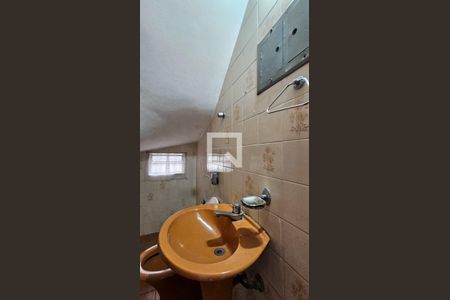 Banheiro  de casa à venda com 4 quartos, 120m² em Jardim Ernestina, São Paulo