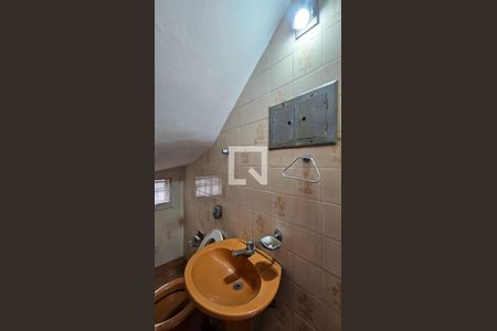 Banheiro  de casa à venda com 4 quartos, 120m² em Jardim Ernestina, São Paulo