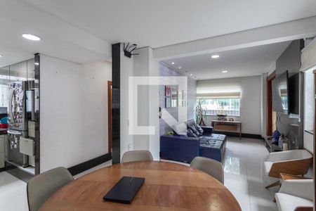 Sala de casa à venda com 4 quartos, 380m² em Padre Eustáquio, Belo Horizonte