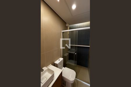 Banheiro de casa de condomínio à venda com 2 quartos, 110m² em Vila Clementino, São Paulo