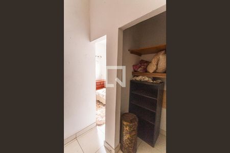 Closet da Suíte de casa para alugar com 1 quarto, 50m² em Carvalho de Brito, Belo Horizonte