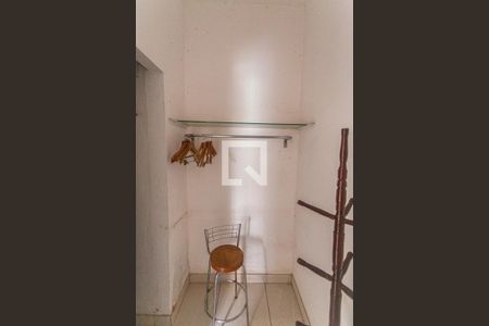 Closet da Suíte de casa para alugar com 1 quarto, 50m² em Carvalho de Brito, Belo Horizonte