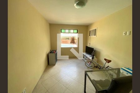 Casa à venda com 4 quartos, 187m² em Itaipu, Niterói