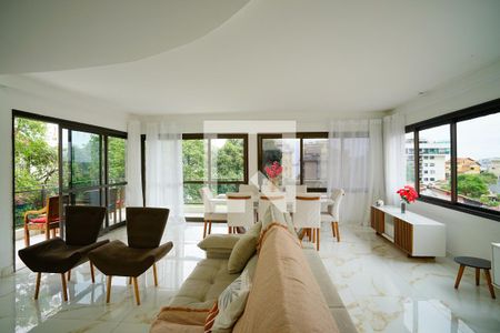 Sala de casa de condomínio à venda com 3 quartos, 680m² em Charitas, Niterói