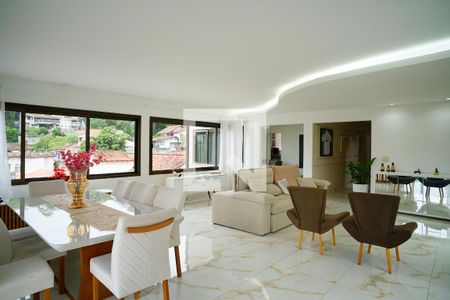 Sala de casa de condomínio à venda com 3 quartos, 680m² em Charitas, Niterói