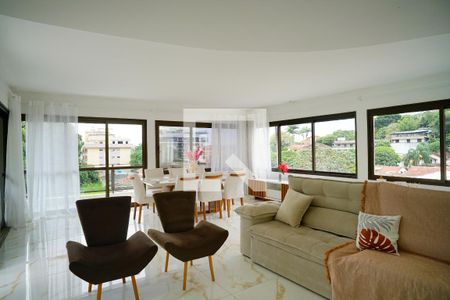 Sala de casa de condomínio à venda com 3 quartos, 680m² em Charitas, Niterói