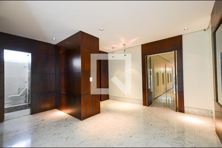 Corredor de apartamento para alugar com 5 quartos, 410m² em Serra, Belo Horizonte