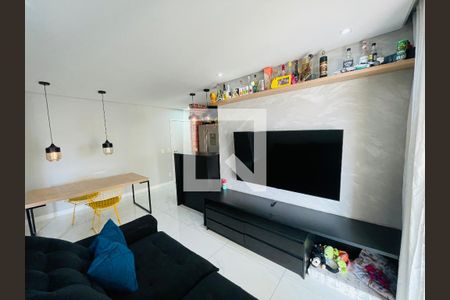 Sala de apartamento para alugar com 2 quartos, 64m² em Jardim Flor da Montanha, Guarulhos