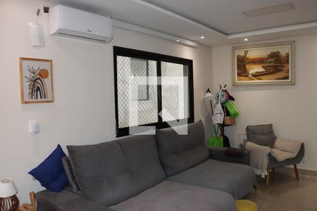 Sala de casa de condomínio para alugar com 2 quartos, 177m² em Jardim Semiramis, Cotia