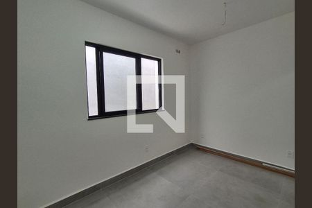 Quarto  de casa de condomínio à venda com 3 quartos, 169m² em Vargem Pequena, Rio de Janeiro