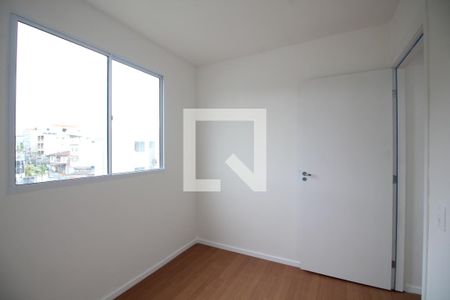 Quarto 2 de apartamento para alugar com 2 quartos, 40m² em Taquara, Rio de Janeiro