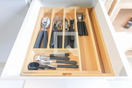 Cozinha de apartamento para alugar com 1 quarto, 24m² em Vila Butantã, São Paulo