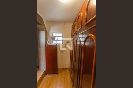 Closet da Suíte 1 de casa para alugar com 4 quartos, 99m² em Santa Tereza, Belo Horizonte