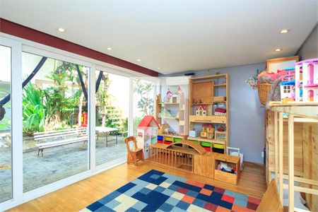 Casa à venda com 3 quartos, 340m² em Chácara Monte Alegre, São Paulo