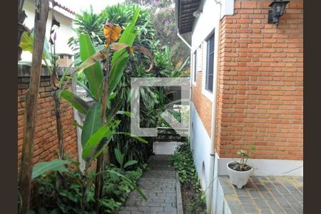 Casa à venda com 3 quartos, 300m² em Cidade São Francisco, São Paulo