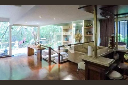 Casa à venda com 4 quartos, 530m² em Vila Mariana, São Paulo