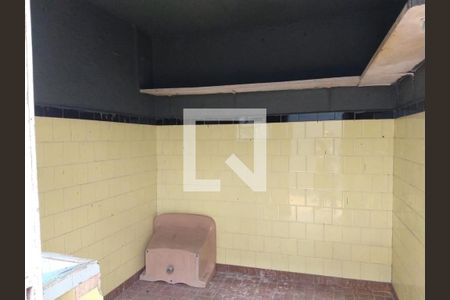 Casa à venda com 3 quartos, 1800m² em Sapopemba, São Paulo