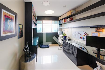 Escritório de apartamento à venda com 4 quartos, 199m² em Belvedere, Belo Horizonte